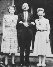 Photo of my Dad with his sisters. Jeanne had come over from Columbus, Ohio, where she lived
