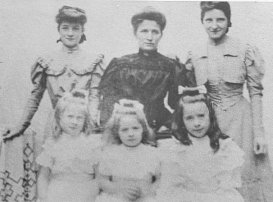 Marthe's mother, Eliza Leyder-Trausch, with her five daughters